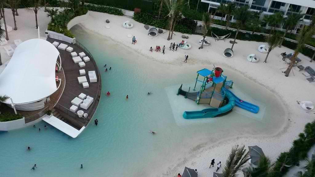 Azure Urban Beach Resort Manila By Radlett Extérieur photo