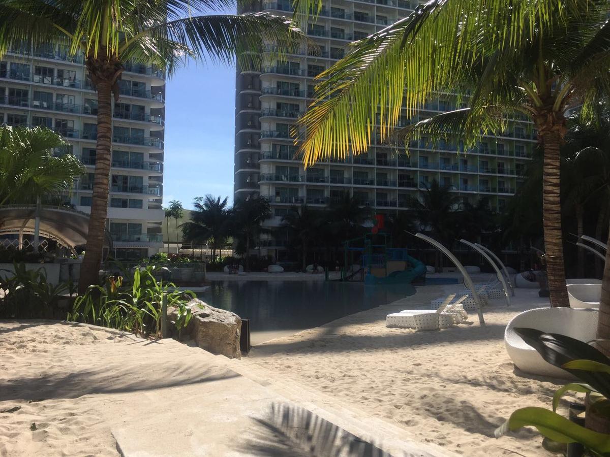 Azure Urban Beach Resort Manila By Radlett Extérieur photo