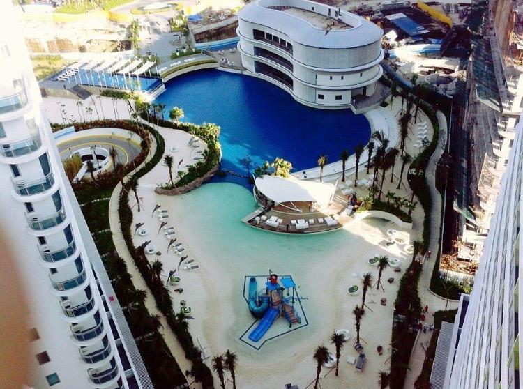 Azure Urban Beach Resort Manila By Radlett Extérieur photo