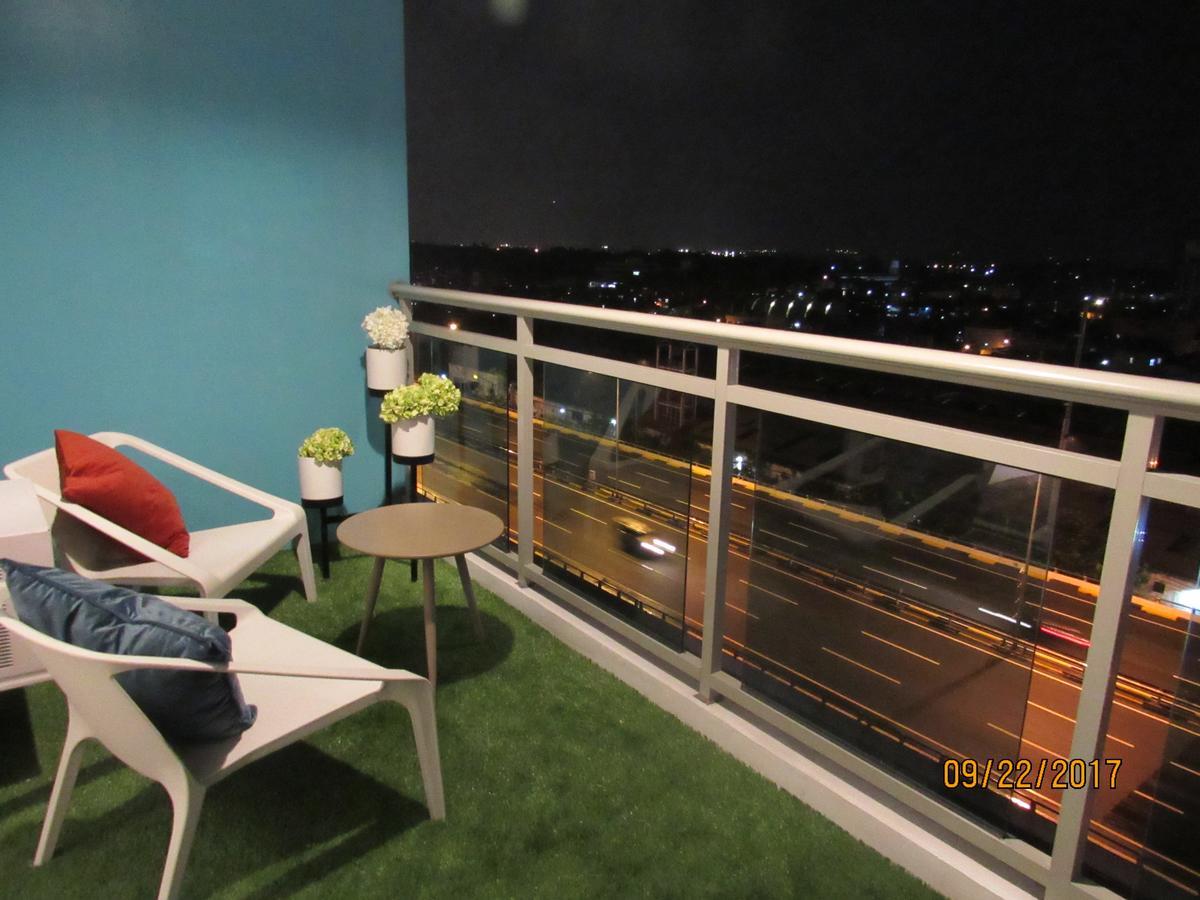 Azure Urban Beach Resort Manila By Radlett Extérieur photo