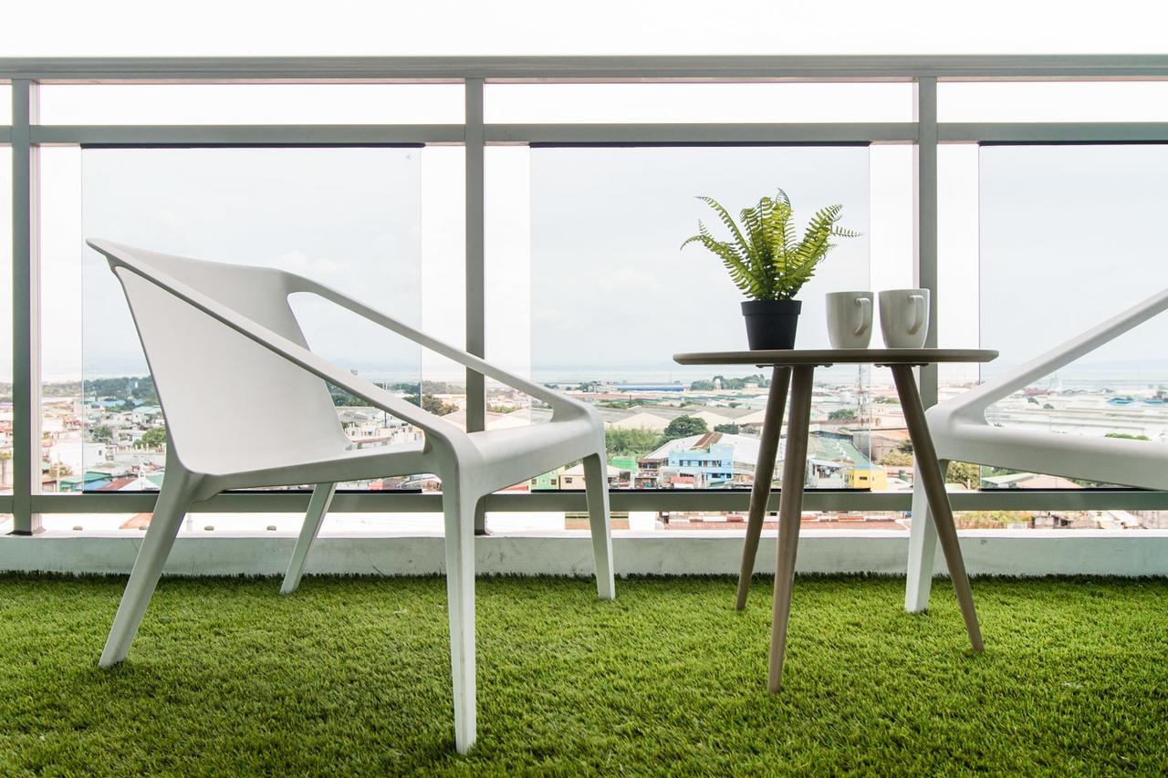 Azure Urban Beach Resort Manila By Radlett Extérieur photo