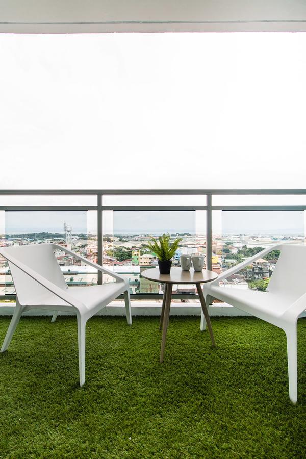 Azure Urban Beach Resort Manila By Radlett Extérieur photo