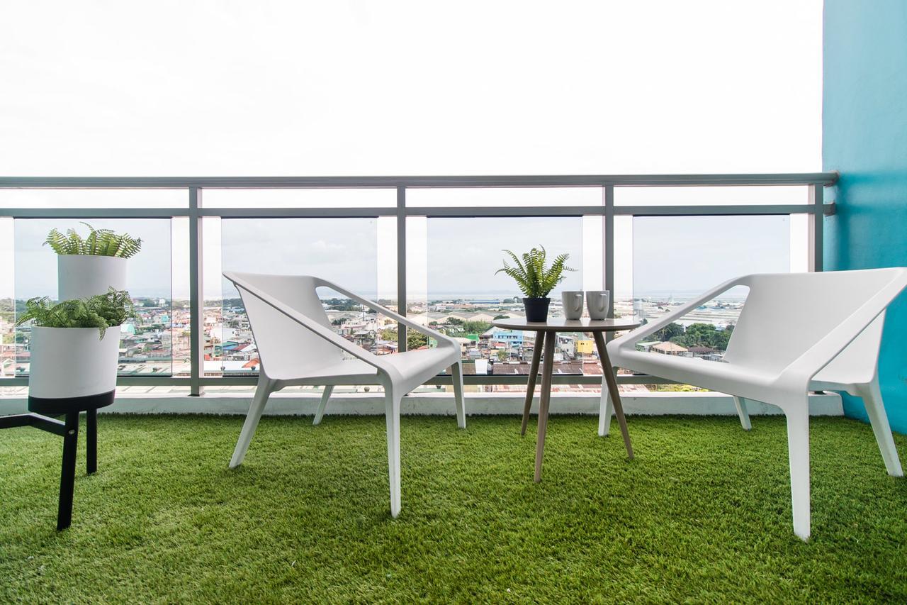 Azure Urban Beach Resort Manila By Radlett Extérieur photo